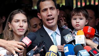 Maduro'nun yerine kendini başkan ilan eden Guaido: Polis evime geldi