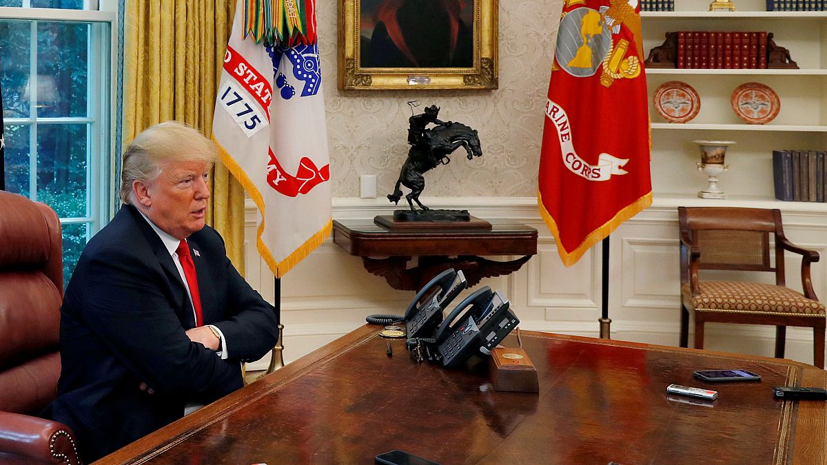 الرئيس الأمريكي دونالد ترامب في المكتب البيضاوي