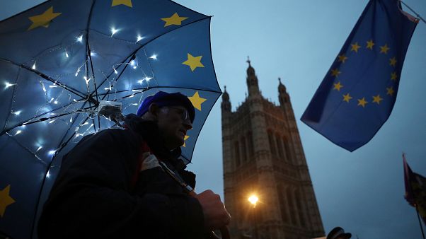 İngiltere Kraliçesi II. Elizabeth: "Brexit İngiliz hükümetinin önceliği niteliğinde" İngiltere Kraliçesi II. Elizabeth: "Brexit İngiliz hükümetinin önceliği niteliğinde"