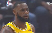 НБА: Леброн Джеймс провел первую встречу после травмы