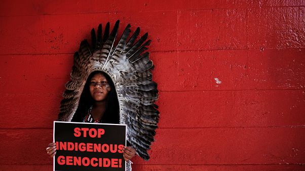 Brasile: proteste contro le politiche anti-indigeni di Bolsonaro Brasile: proteste contro le politiche anti-indigeni di Bolsonaro