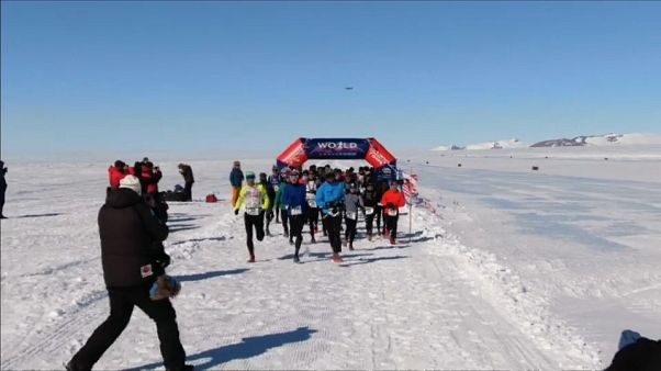 Sept marathons, en sept jours aux quatre coins du monde Sept marathons, en sept jours aux quatre coins du monde