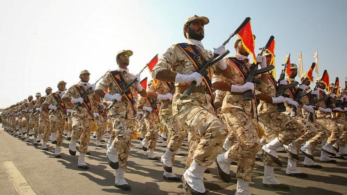 جنود من القوات المسلحة الإيرانية