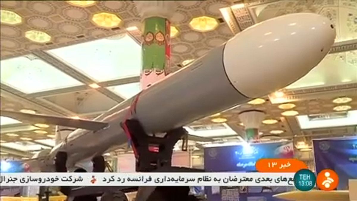 Irán presenta un nuevo misil de crucero 