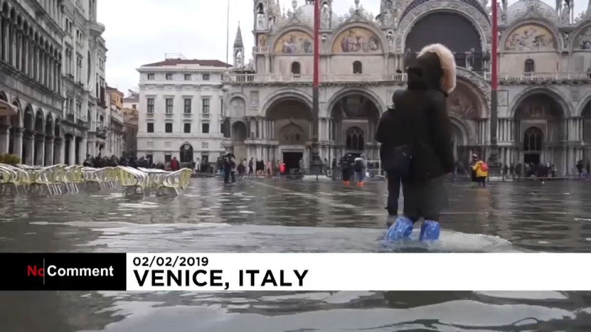 High tide floods parts of Venice's historic centre 