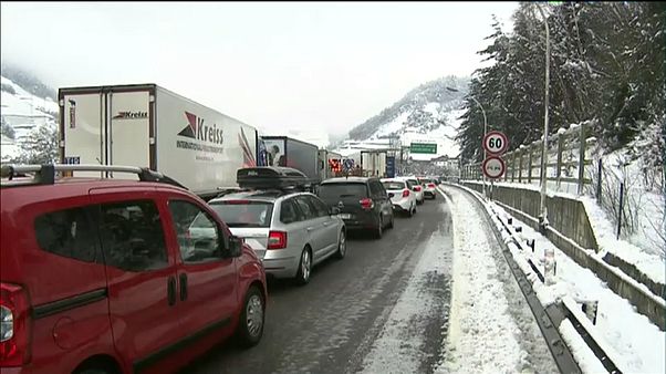 Italia, maltempo: nel bolognese esonda il fiume Reno Italia, maltempo: nel bolognese esonda il fiume Reno