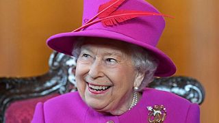 الملكة إليزابيث ملكة بريطانيا - صورة من أرشيف رويترز