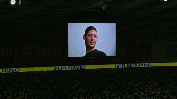 Encuentran los restos del avión de Emiliano Sala en el fondo del Canal de la Mancha Encuentran los restos del avión de Emiliano Sala en el fondo del Canal de la Mancha