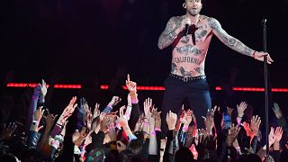 Peinliche Show? Internet lacht über Maroon-5-Sänger Adam Levine