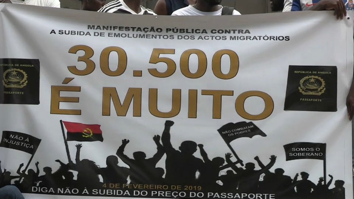Aumento do preço do passaporte causa revolta em Angola