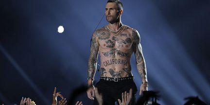 Super bowl: i Maroon 5 danno spettacolo