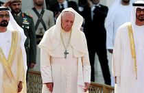 Az Egyesült Arab Emírségekbe érkezett Ferenc pápa