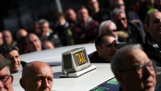 Los taxistas de Madrid votan este martes si continúan con la huelga