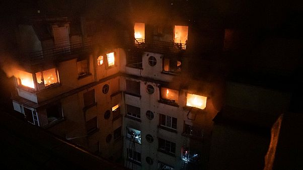 Sokkolta a lakókat a párizsi háztűz Sokkolta a lakókat a párizsi háztűz