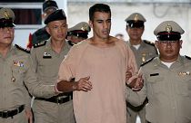 لاعب كرة القدم اللاجئ البحريني حكيم العريبي أثناء حبسه في تايلاند