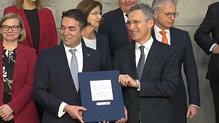 Makedonya'nın NATO'ya katılım protokolü Brüksel'de imzalandı
