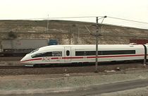 Bruselas veta la fusión de los gigantes del tren de alta velocidad Alstom y Siemens
