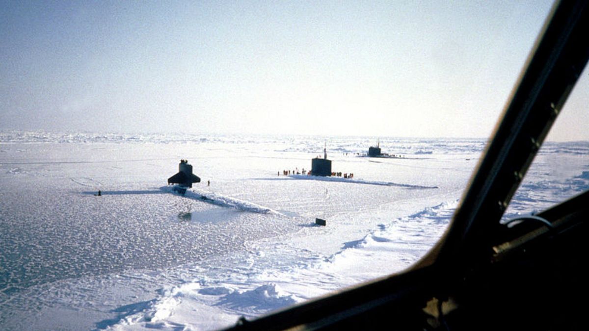 قطب شمال به سرعت به طرف روسیه در حرکت است