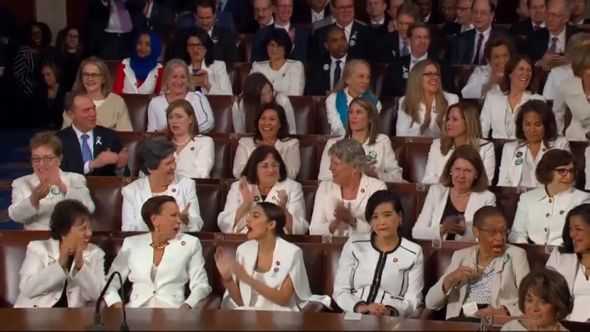 Аплодисменты Трампу от женщин в белом