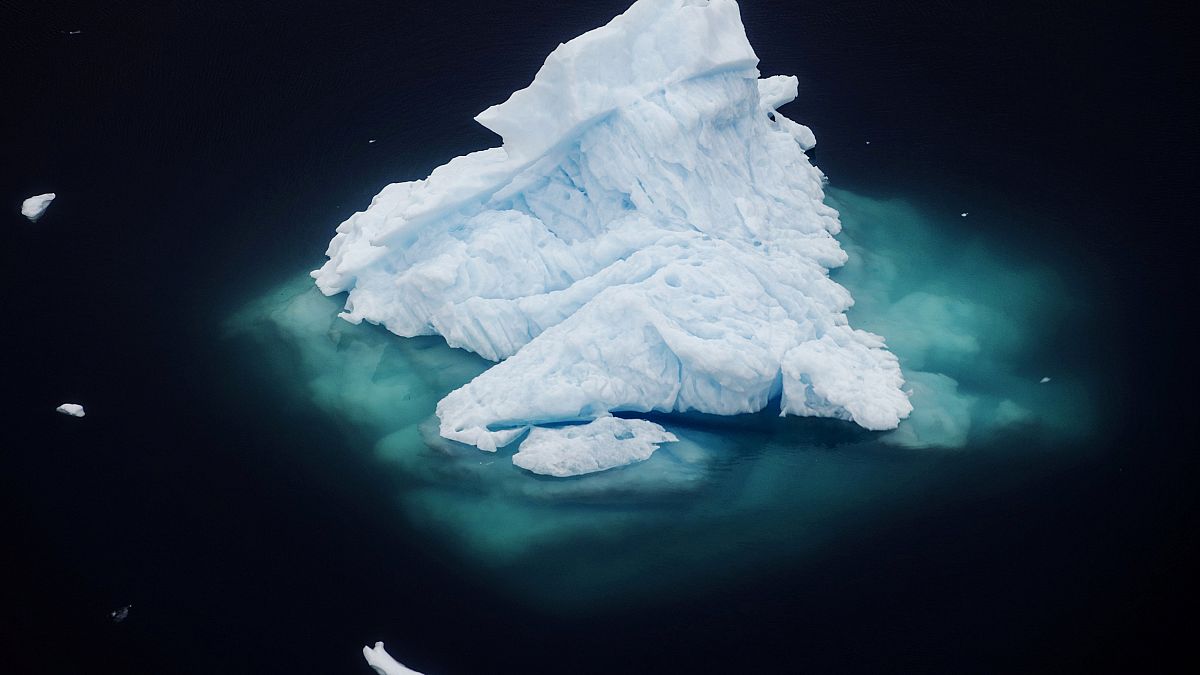 Grönland'da bir buzdağı