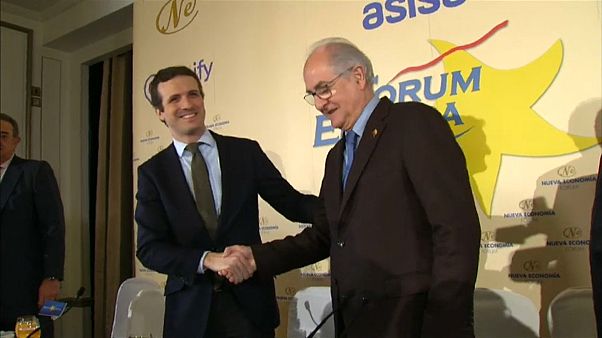 El líder del PP Pablo Casado pide "derrocar inmediatamente" a Maduro El líder del PP Pablo Casado pide "derrocar inmediatamente" a Maduro