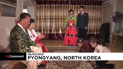 Поклон "сэбэ" и шоу дронов: как отметили Новый год в Пхеньяне