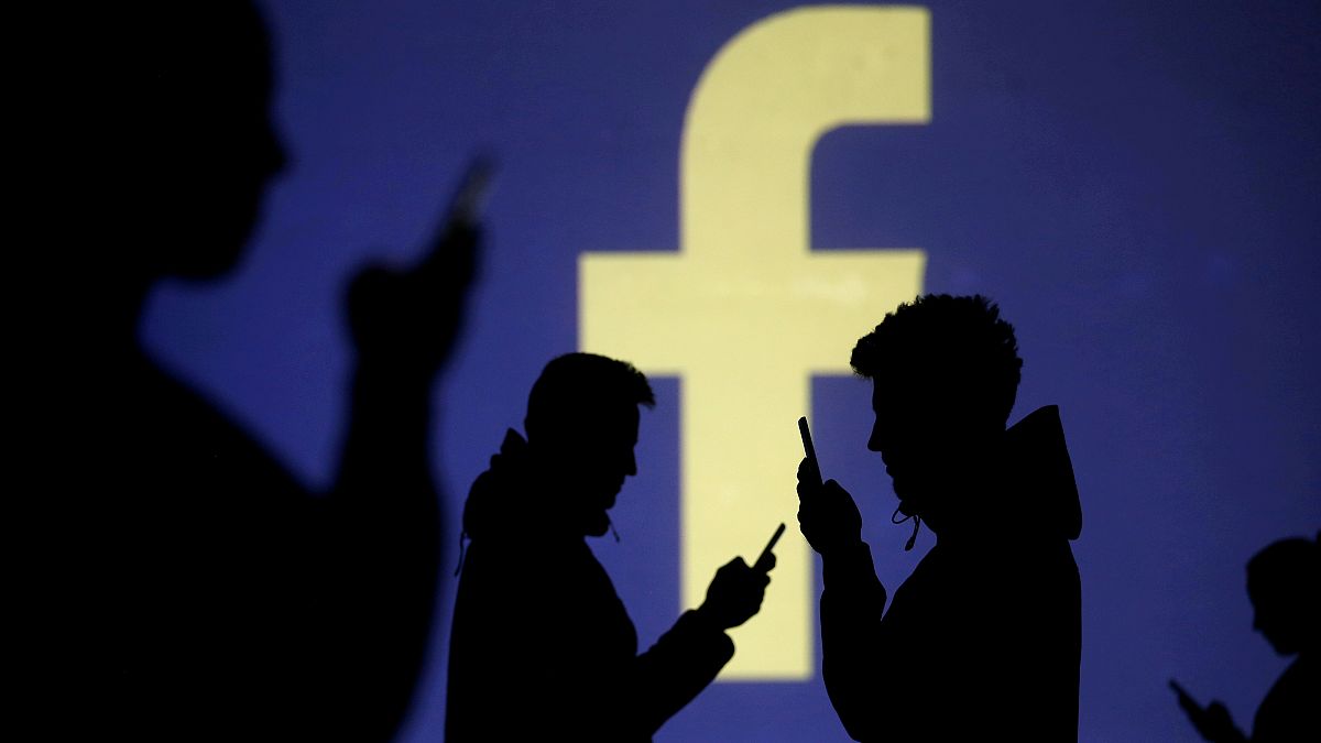 ألمانيا تأمر "فيسبوك" بتغيير الطريقة التي يتبعها في جمع بيانات المستخدمين