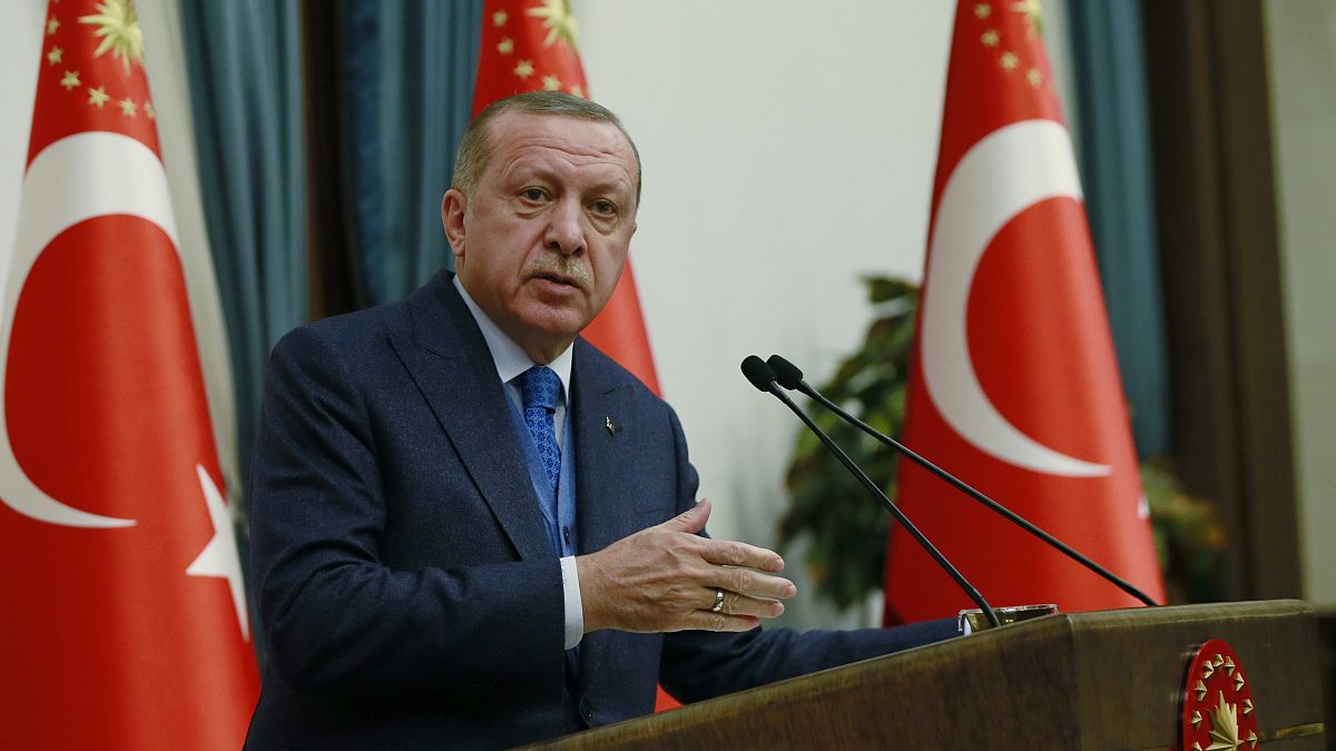 Erdoğan: ABD'nin silah yardımı YPG'ye PKK'ya geliyor