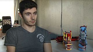 El estudiante español que hace prótesis con piezas de LEGO