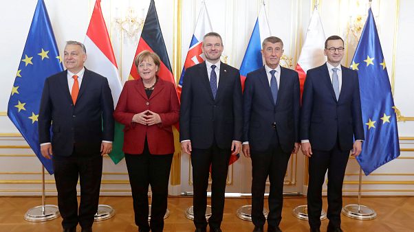 Меркель пообещала Вышеградской четвёрке бороться с нелегалами Меркель пообещала Вышеградской четвёрке бороться с нелегалами