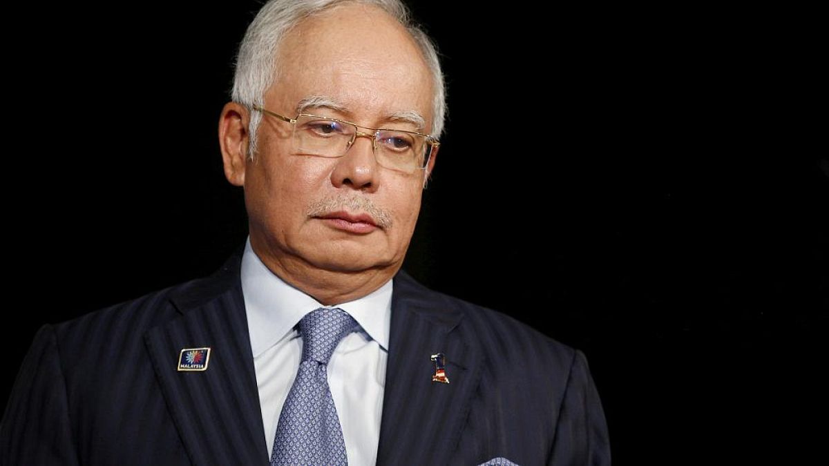 Eski Malezya Başbakanı Necip Rezak'a kara para aklama suçlaması