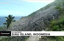 Le volcan Karangetang en éruption