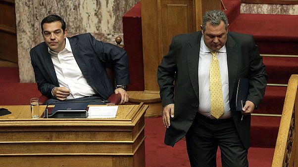 Κυρώθηκε από την Ελληνική Βουλή η είσοδος της Β. Μακεδονίας στο ΝΑΤΟ Κυρώθηκε από την Ελληνική Βουλή η είσοδος της Β. Μακεδονίας στο ΝΑΤΟ