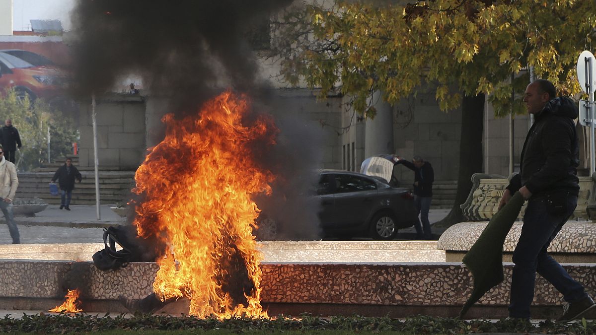 صورة من الأرشيف لامرأة حاولت إحراق نفسها في بلغاريا في العام 2014