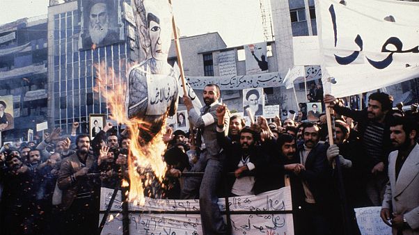زرادخانه کلمات: انقلاب ایران و زبان فارسی زرادخانه کلمات: انقلاب ایران و زبان فارسی