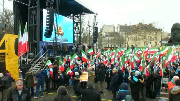 Paris : la diaspora iranienne réunie pour un Iran Libre Paris : la diaspora iranienne réunie pour un Iran Libre