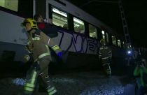 Um morto e 95 feridos em colisão entre comboios