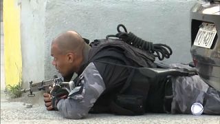 Filmbe illő utcai lövöldözés Rióban
