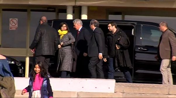 Catalogna, Torra visita i nove leader indipendentisti in carcere: "Il processo è una farsa" Catalogna, Torra visita i nove leader indipendentisti in carcere: "Il processo è una farsa"