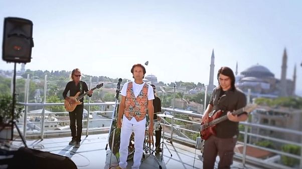 İhraç edilen rockçı imam belediye başkanlığına adaylığını koydu İhraç edilen rockçı imam belediye başkanlığına adaylığını koydu