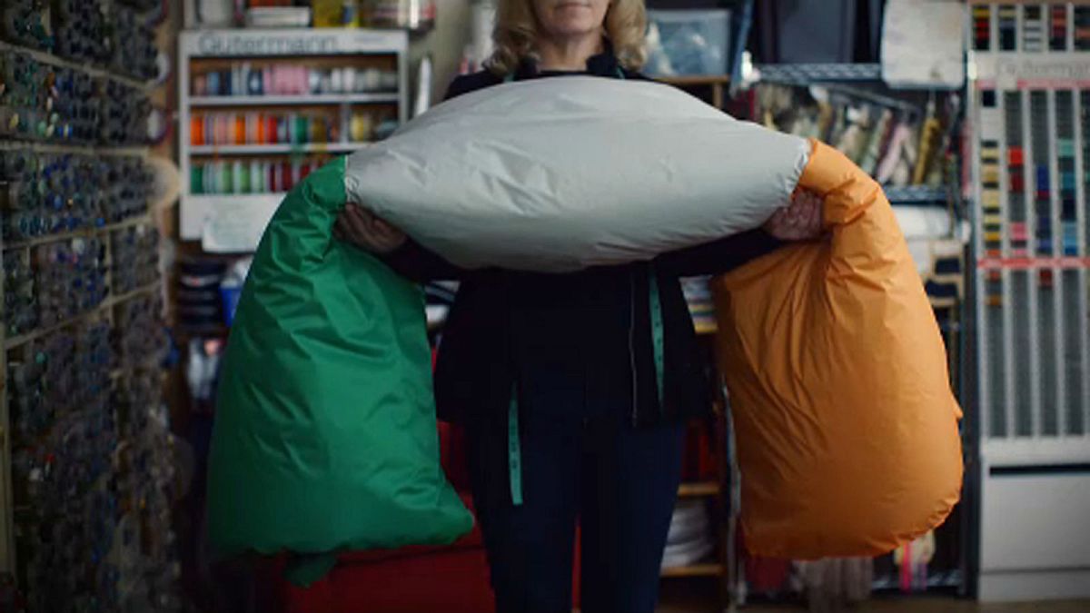 Charity gives Irish flag sleeping bags to homeless veterans