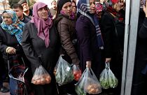 "Lebensmittel-Terror": Erdogan verkauft Gemüse