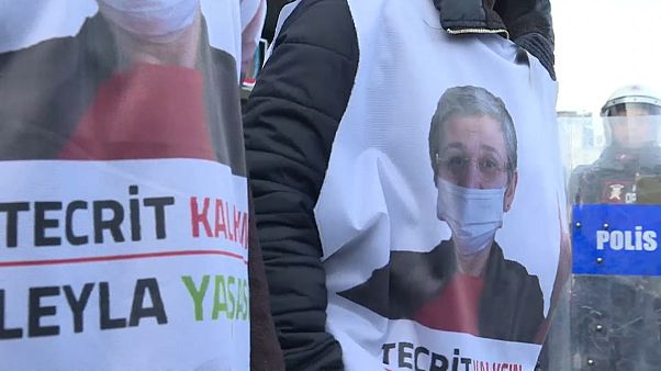 Autoridades turcas impedem marcha pró-curda Autoridades turcas impedem marcha pró-curda
