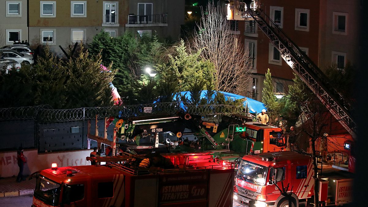 Падение военного вертолёта в Стамбуле: есть жертвы