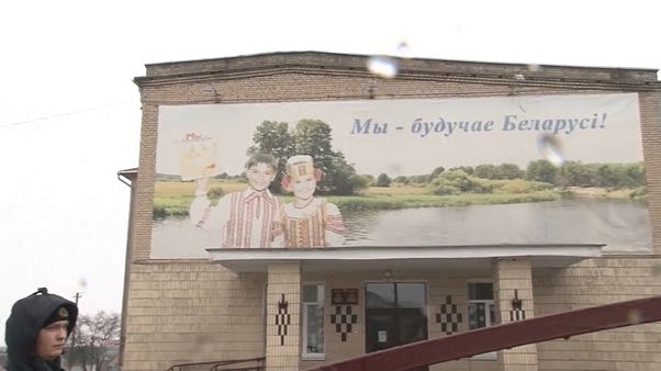 Schüler in Weißrussland tötet Lehrerin und Mitschüler Schüler in Weißrussland tötet Lehrerin und Mitschüler