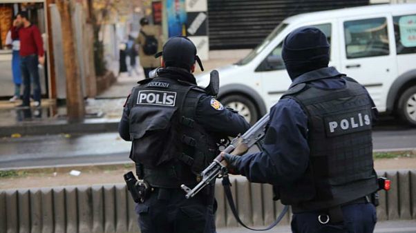 ترکیه دستور بازداشت بیش از ۱۱۰۰ نفر را به ظن ارتباط با گولن صادر کرد ترکیه دستور بازداشت بیش از ۱۱۰۰ نفر را به ظن ارتباط با گولن صادر کرد