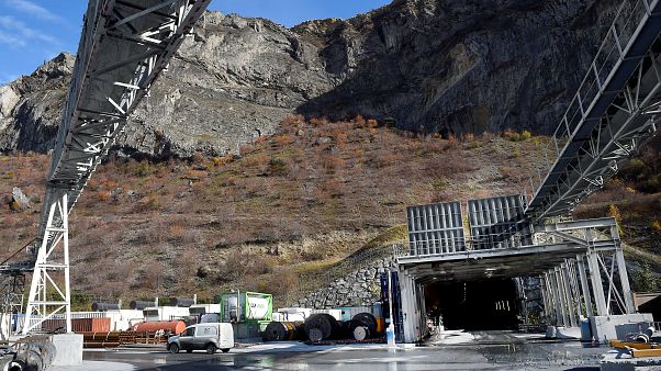 Ζημιά 7 δις ευρώ για την σιδηροδρομική γραμμή Λυών-Τορίνο Ζημιά 7 δις ευρώ για την σιδηροδρομική γραμμή Λυών-Τορίνο