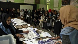 اعضای کمیسیون انتخاباتی افغانستان همگی برکنار و ممنوع الخروج شدند