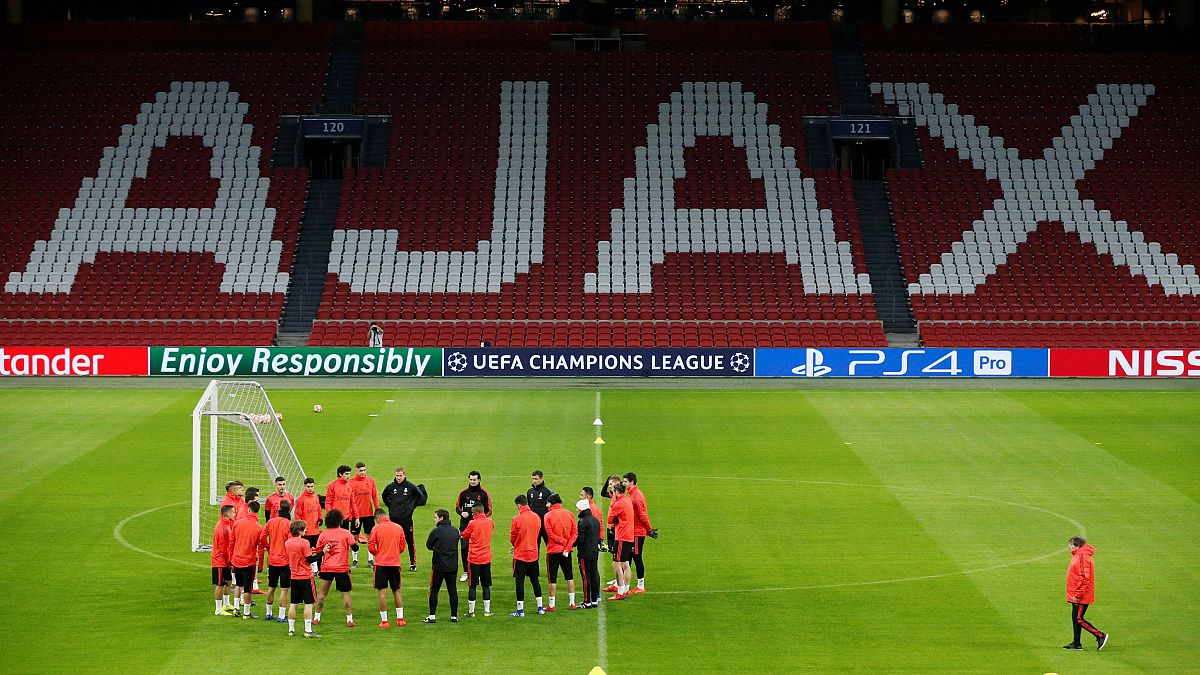 Ajax sürpriz, formda Tottenham galibiyet peşinde