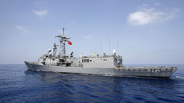 ΥΠΑΜ Τουρκίας: «Θα προστατέψουμε τα ερευνητικά μας πλοία και πλατφόρμες στην αν.Μεσόγειο» ΥΠΑΜ Τουρκίας: «Θα προστατέψουμε τα ερευνητικά μας πλοία και πλατφόρμες στην αν.Μεσόγειο»